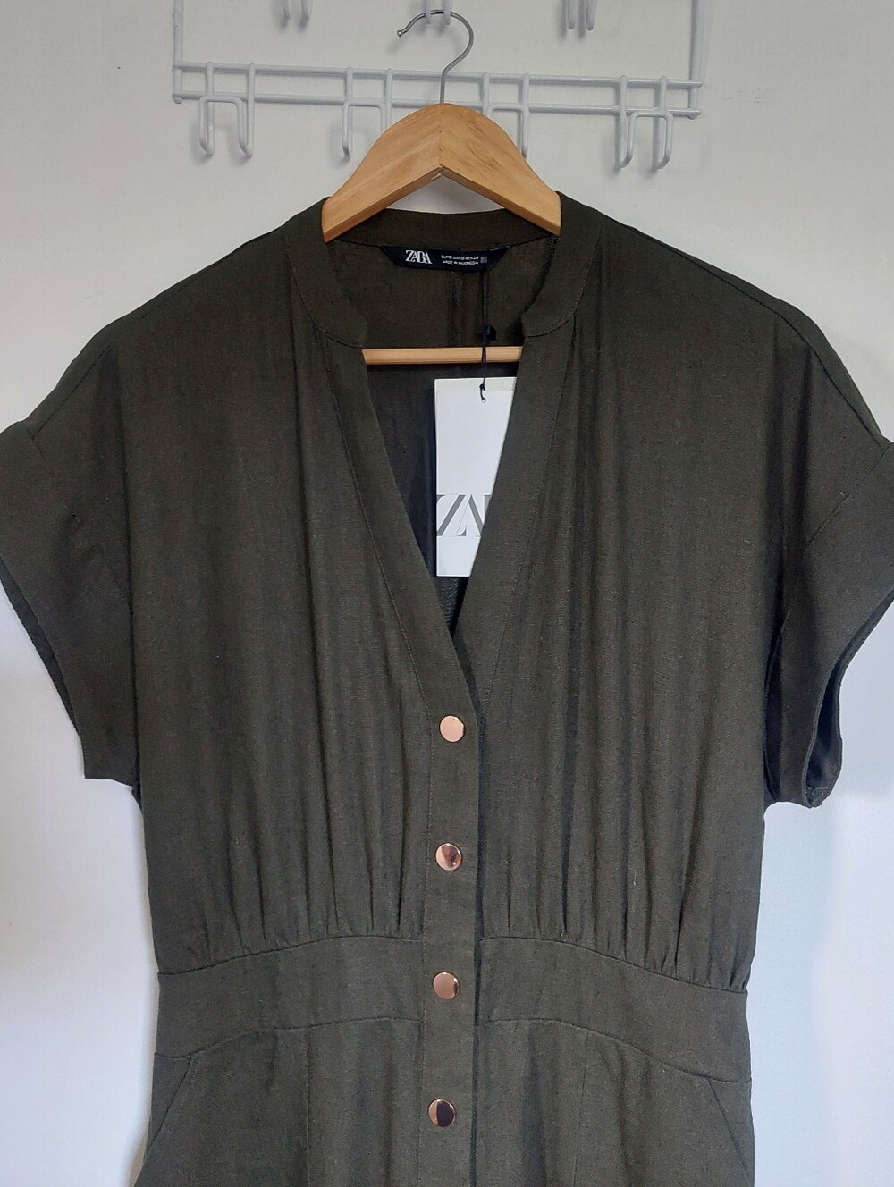 Zara Olive Green V-Neck Utility Jumpsuit with Button Front - Picture 4 of 6